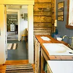 Holiday home Historic Northern Norway House In Steigen Leines