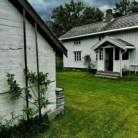 Feriehus Historic Northern Norway House In Steigen Leines
