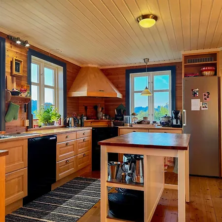 Historic Northern Norway House In Steigen Leines