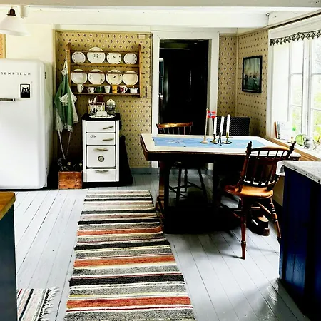 Holiday home Historic Northern Norway House In Steigen