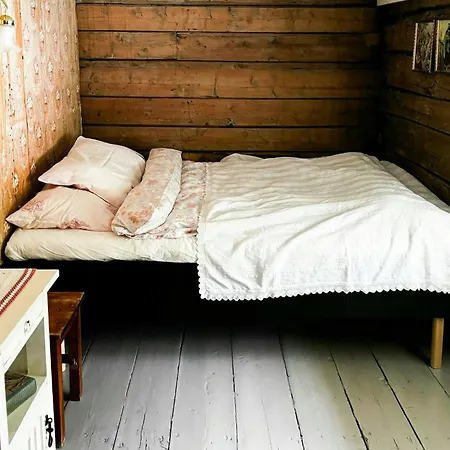 Holiday home Historic Northern Norway House In Steigen