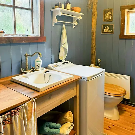 Holiday home Historic Northern Norway House In Steigen